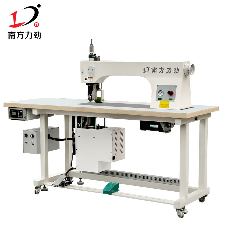 汽車(chē)罩超聲波縫合機(jī)加長(zhǎng)花邊機(jī)
